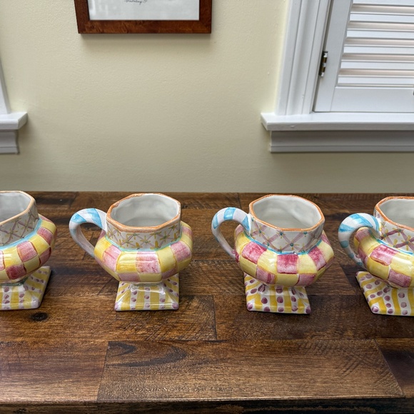 MacKenzie-Childs, Wallcourt Pattern, Pottery Mug set - Picture 2 of 3